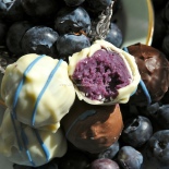 Blueberry ice cream chocolates ©www.ice-cream-magazine.com