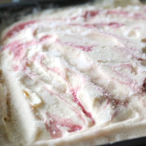 lilac ice cream © www.ice-cream-magazine.com