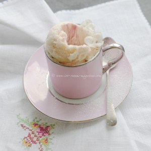 lilac ice cream © www.ice-cream-magazine.com