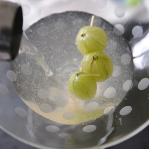 gooseberry & elderflower gin martini © www.ice-cream-magazine.com