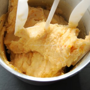 peaches in fragrant rose syrup ice © www.ice-cream-magazine.com