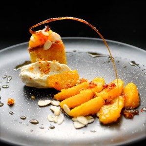 Spiced whole orange and almond cake © www.ice-cream-magazine.com