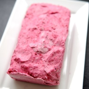 blackberry cheesecake ice cream © www.ice-cream-magazine.com