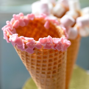 strawberries and cream ice cream © www.ice-cream-magazine.com
