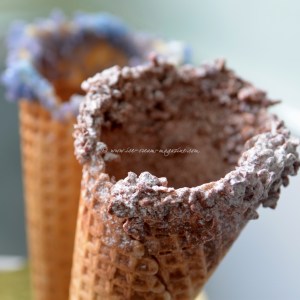 strawberries and cream ice cream © www.ice-cream-magazine.com