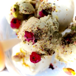 Saffron meringues, pistachio ice cream, rose syrup & sweet dukkah © www.ice-cream-magazine.com