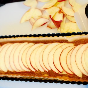 rosemary/date/ caramel custard ice cream © www.ice-cream-magazine.com