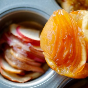 rosemary/date/ caramel custard ice cream © www.ice-cream-magazine.com